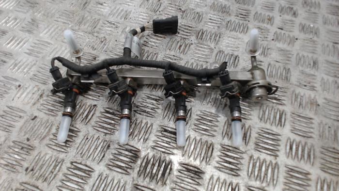 Gebruikte Injector brug Alfa Romeo Giulietta (940) 1.4 TB 16V MultiAir Prijs € 52,50 Margeregeling aangeboden door Binckhorst BV