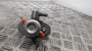 Gebruikte Hogedrukpomp BMW 2 serie Active Tourer (F45) 218i 1.5 TwinPower Turbo 12V Prijs € 157,50 Margeregeling aangeboden door Binckhorst BV