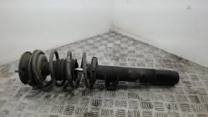 Gebruikte Schokdemperpoot rechts-voor BMW X1 (E84) sDrive 20i 2.0 16V Twin Power Turbo Prijs € 36,75 Margeregeling aangeboden door Binckhorst BV