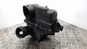 Gebruikte Luchtfilterhuis BMW X1 (E84) sDrive 20i 2.0 16V Twin Power Turbo Prijs € 52,50 Margeregeling aangeboden door Binckhorst BV