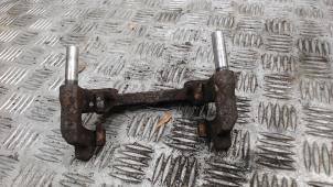 Gebruikte Remzadel links-achter Ford Focus 3 1.0 Ti-VCT EcoBoost 12V 125 Prijs € 15,75 Margeregeling aangeboden door Binckhorst BV