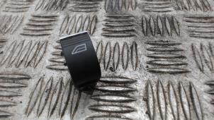 Gebruikte Ruit schakelaar elektrisch Ford Focus 3 1.0 Ti-VCT EcoBoost 12V 125 Prijs € 10,50 Margeregeling aangeboden door Binckhorst BV