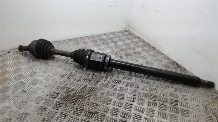Gebruikte Steekas rechts-voor Volvo V50 (MW) 2.4 D5 20V Autom.. Prijs € 78,75 Margeregeling aangeboden door Binckhorst BV