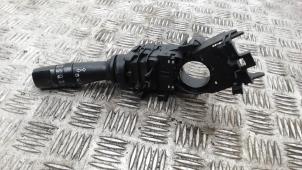 Gebruikte Pinker Schakelaar Kia Soul I (AM) 1.6 GDI 16V Prijs € 26,25 Margeregeling aangeboden door Binckhorst BV