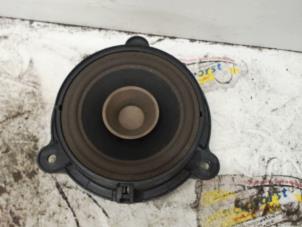 Gebruikte Luidspreker Renault Clio IV (5R) 0.9 Energy TCE 90 12V Prijs € 15,75 Margeregeling aangeboden door Binckhorst BV