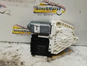 Gebruikte Raammotor Portier Volkswagen Passat (3C2) 2.0 TDI 140 Prijs € 26,25 Margeregeling aangeboden door Binckhorst BV