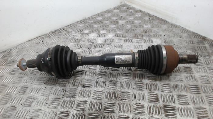 Gebruikte Aandrijfas links-voor Volvo XC60 I (DZ) 2.0 DRIVe 20V Prijs € 131,25 Margeregeling aangeboden door Binckhorst BV