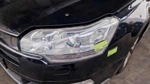 Gebruikte Koplamp links Citroen C5 III Tourer (RW) 3.0 HDiF V6 24V Prijs € 472,50 Margeregeling aangeboden door Binckhorst BV