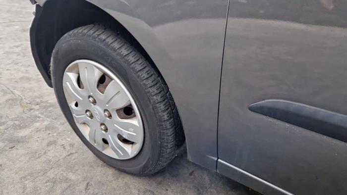 Scherm links-voor van een Hyundai i10 (F5) 1.1i 12V 2010