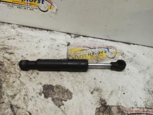 Gebruikte Kofferdekseldemper links-achter Citroen DS3 Cabrio (SB) 1.6 16V VTi 120 Prijs € 10,50 Margeregeling aangeboden door Binckhorst BV