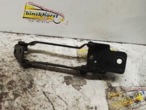 Gebruikte Scharnier Achterklep Citroen DS3 Cabrio (SB) 1.6 16V VTi 120 Prijs € 26,25 Margeregeling aangeboden door Binckhorst BV