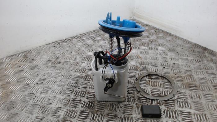 Gebruikte Tank element Pomp Volkswagen Golf VII (AUA) 1.0 TSI 12V BlueMotion Prijs € 42,00 Margeregeling aangeboden door Binckhorst BV