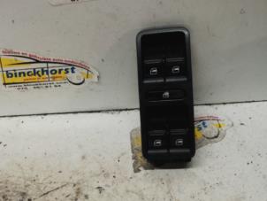Gebruikte Ruit schakelaar elektrisch Volkswagen Polo V (6R) 1.2 TSI Prijs € 31,50 Margeregeling aangeboden door Binckhorst BV