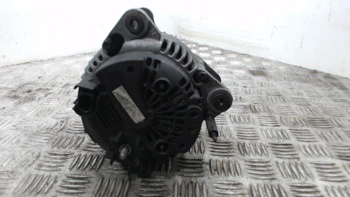 Dynamo van een Audi A6 Avant (C6) 2.0 TDI 16V 2006