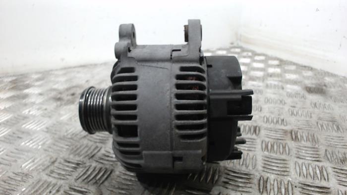 Dynamo van een Audi A6 Avant (C6) 2.0 TDI 16V 2006