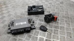 Gebruikte Kontaktslot + computer Renault Clio III (BR/CR) 1.2 16V 75 Prijs € 105,00 Margeregeling aangeboden door Binckhorst BV