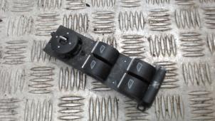 Gebruikte Elektrisch Raam Schakelaar Ford Focus 2 Wagon 1.6 16V Prijs € 26,25 Margeregeling aangeboden door Binckhorst BV