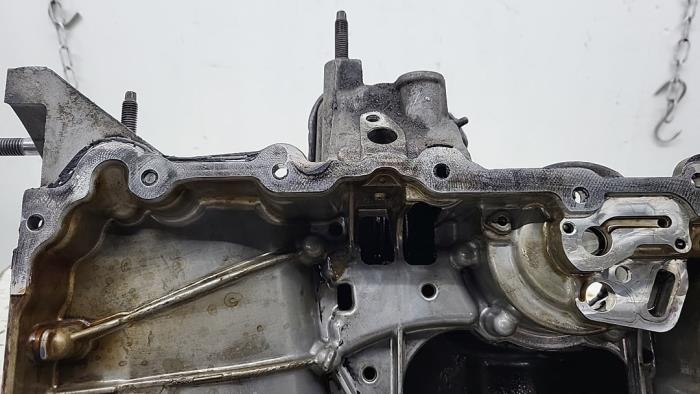 Carterpan van een Peugeot 208 I (CA/CC/CK/CL) 1.2 12V e-THP PureTech 110 2019