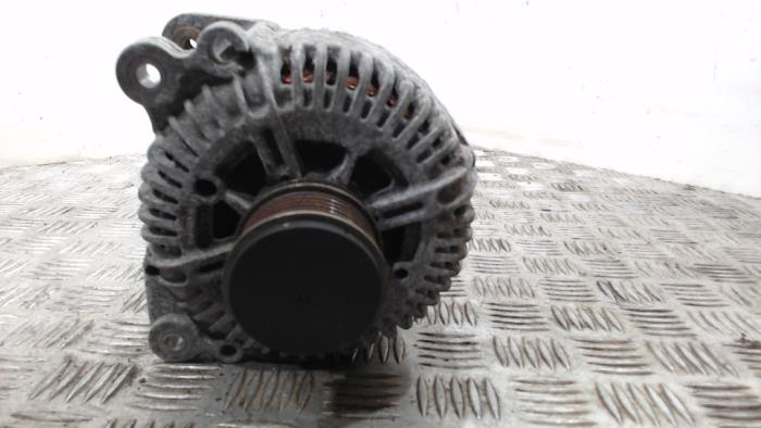 Gebruikte Dynamo Volkswagen Passat (3C2) 2.0 TDI 140 Prijs € 78,75 Margeregeling aangeboden door Binckhorst BV