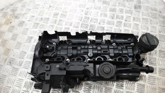 Gebruikte Kleppendeksel BMW 5 serie (F10) 520d 16V Prijs € 131,25 Margeregeling aangeboden door Binckhorst BV
