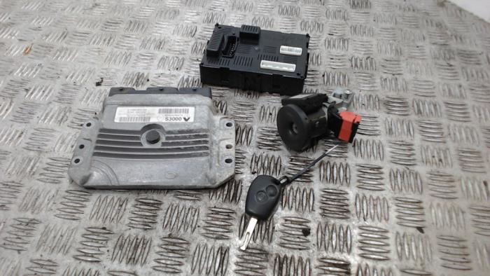 Gebruikte Kontaktslot + computer Renault Modus/Grand Modus (JP) 1.6 16V Prijs € 114,45 Margeregeling aangeboden door Binckhorst BV