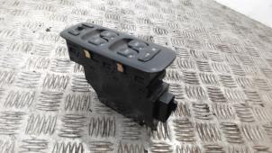 Gebruikte Schakelaar Elektrisch Raam Volvo V70 (SW) 2.4 D5 20V Prijs € 36,75 Margeregeling aangeboden door Binckhorst BV