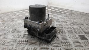 Gebruikte ABS Pomp Renault Master III (MA/MB/MC/MD/MH/MF/MG/MH) 2.3 dCi 16V Prijs € 131,25 Margeregeling aangeboden door Binckhorst BV