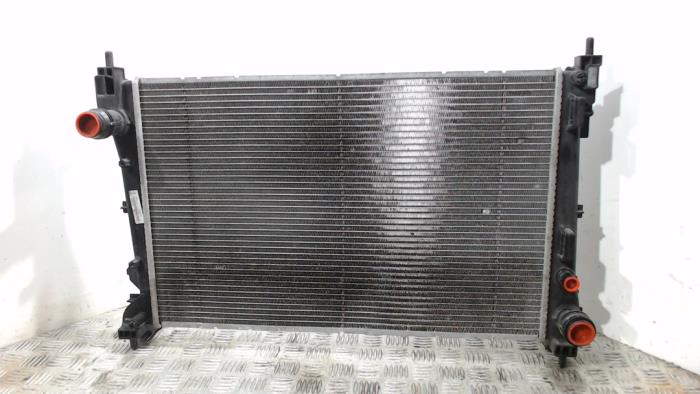 Gebruikte Radiateur Opel Combo 1.3 CDTI 16V ecoFlex Prijs € 42,00 Margeregeling aangeboden door Binckhorst BV