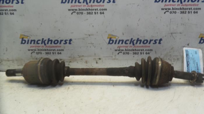 Gebruikte Aandrijfas links-voor Hyundai Lantra/Elantra II Wagon 1.6i GLS 16V Prijs € 42,00 Margeregeling aangeboden door Binckhorst BV