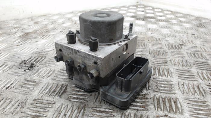 Gebruikte ABS Pomp Nissan Micra (K13) 1.2 12V Prijs € 99,75 Margeregeling aangeboden door Binckhorst BV