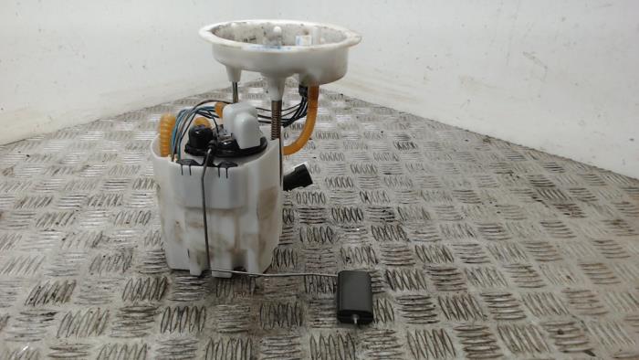 Gebruikte Tank element Pomp BMW 2 serie Gran Tourer (F46) 218i 1.5 TwinPower Turbo 12V Prijs € 52,50 Margeregeling aangeboden door Binckhorst BV