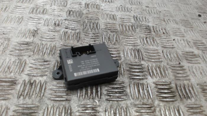 Gebruikte Sam module Volvo V40 (MV) 2.0 D2 16V Prijs € 31,50 Margeregeling aangeboden door Binckhorst BV
