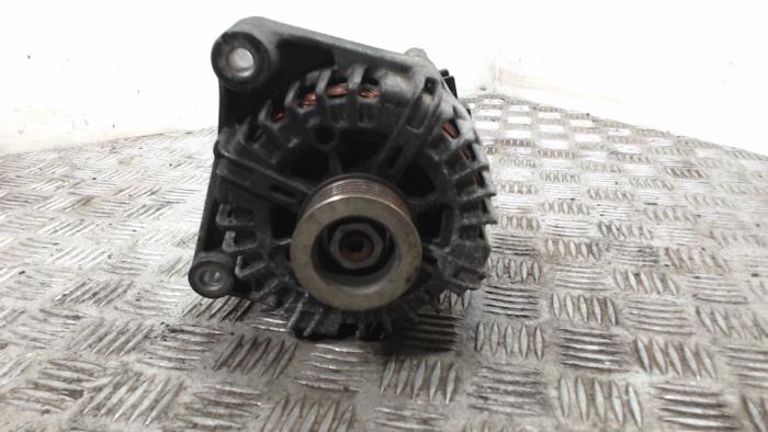Gebruikte Dynamo BMW 1 serie (E82) 120d 16V Prijs € 52,50 Margeregeling aangeboden door Binckhorst BV