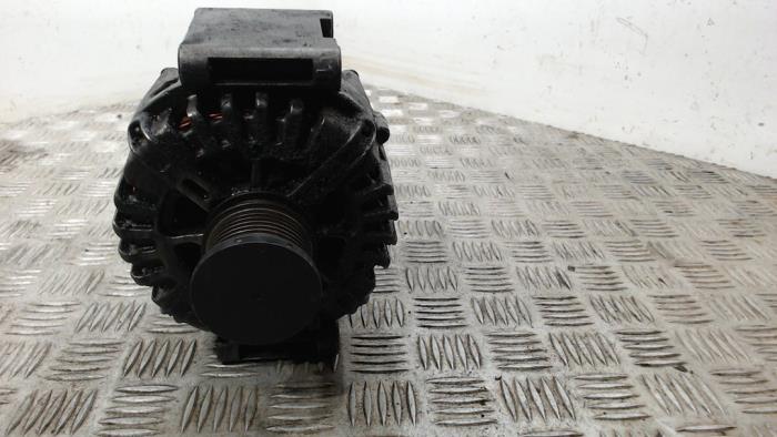 Gebruikte Dynamo Mercedes Vito (639.6) 3.0 120 CDI V6 24V Prijs € 131,25 Margeregeling aangeboden door Binckhorst BV