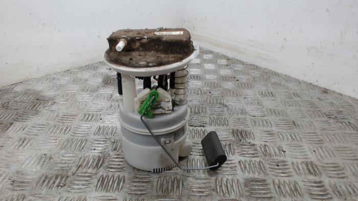 Gebruikte Tank element Pomp Dacia Sandero I (BS) 1.2 16V Prijs € 52,50 Margeregeling aangeboden door Binckhorst BV