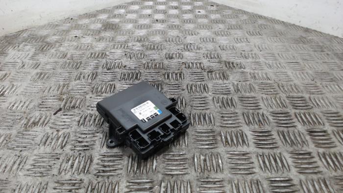 Gebruikte Module Comfort Mercedes A (W169) 2.0 A-200 CDI 16V Prijs € 31,50 Margeregeling aangeboden door Binckhorst BV