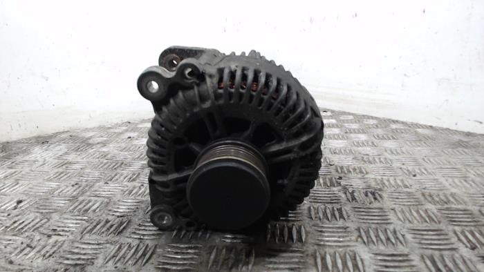 Gebruikte Dynamo Volkswagen Passat (3C2) 2.0 TDI 140 Prijs € 78,75 Margeregeling aangeboden door Binckhorst BV