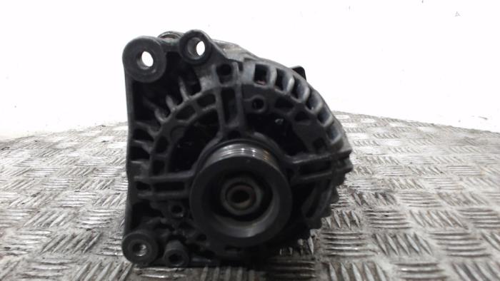 Gebruikte Dynamo Volkswagen Jetta III (1K2) 1.4 TSI 140 16V Prijs € 47,25 Margeregeling aangeboden door Binckhorst BV