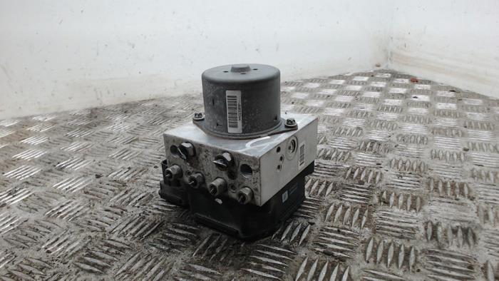 Gebruikte ABS Pomp Ford Mondeo IV 2.0 Ecoboost SCTi 16V Prijs € 31,50 Margeregeling aangeboden door Binckhorst BV