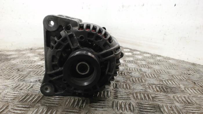 Gebruikte Dynamo Renault Clio III (BR/CR) 1.6 16V Prijs € 36,75 Margeregeling aangeboden door Binckhorst BV