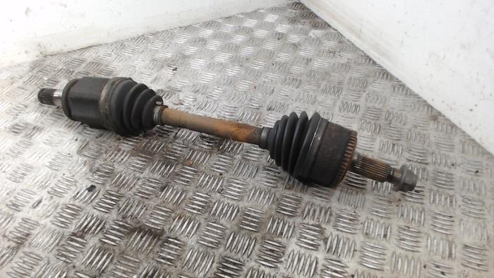 Gebruikte Aandrijfas links-voor Landrover Discovery IV (LAS) 3.0 TD V6 24V Prijs € 52,50 Margeregeling aangeboden door Binckhorst BV