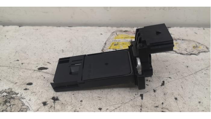 Gebruikte Luchthoeveelheidsmeter Opel Karl 1.0 12V Prijs € 26,25 Margeregeling aangeboden door Binckhorst BV