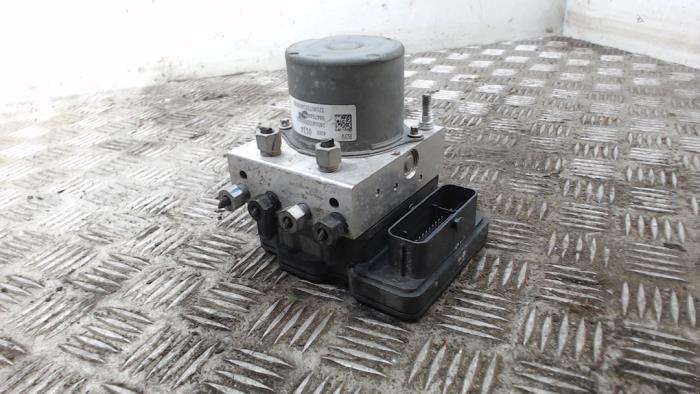 Gebruikte ABS Pomp Opel Karl 1.0 12V Prijs € 52,50 Margeregeling aangeboden door Binckhorst BV