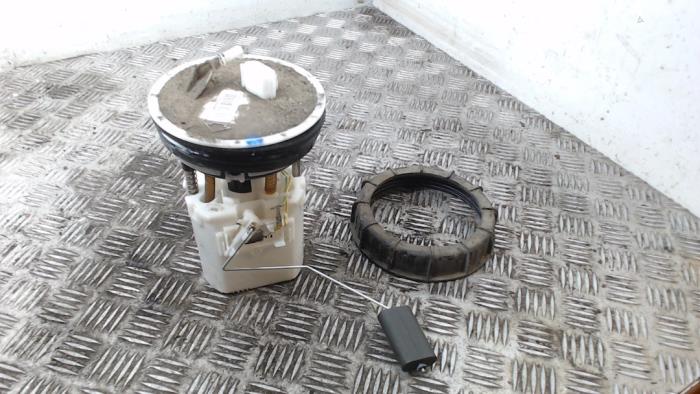 Gebruikte Tank element Pomp Mazda 2 (DE) 1.3 16V MZR Prijs € 42,00 Margeregeling aangeboden door Binckhorst BV