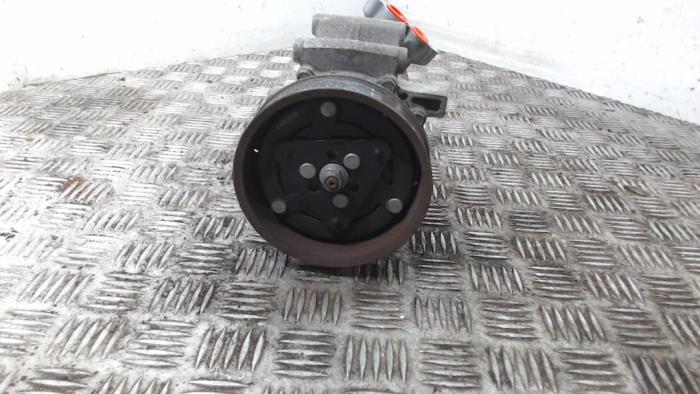 Gebruikte Aircopomp Renault Modus/Grand Modus (JP) 1.2 16V Prijs € 47,25 Margeregeling aangeboden door Binckhorst BV