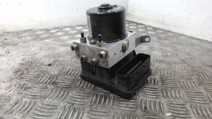 Gebruikte ABS Pomp BMW 3 serie Touring (E91) 320i 16V Prijs € 52,50 Margeregeling aangeboden door Binckhorst BV