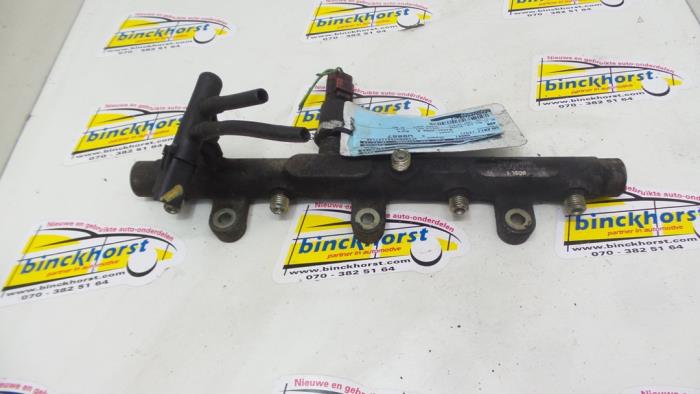 Gebruikte Common rail (Injectie) Peugeot 406 Break (8E/F) 2.0 HDi 90 Prijs € 63,00 Margeregeling aangeboden door Binckhorst BV