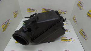 Gebruikte Luchtfilterhuis Mitsubishi Outlander (GF/GG) 2.2 DI-D 16V Clear Tec 4x2 Prijs € 52,50 Margeregeling aangeboden door Binckhorst BV