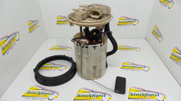 Gebruikte Tank element Pomp Renault Laguna II Grandtour (KG) 2.2 dCi 150 16V Prijs € 52,50 Margeregeling aangeboden door Binckhorst BV