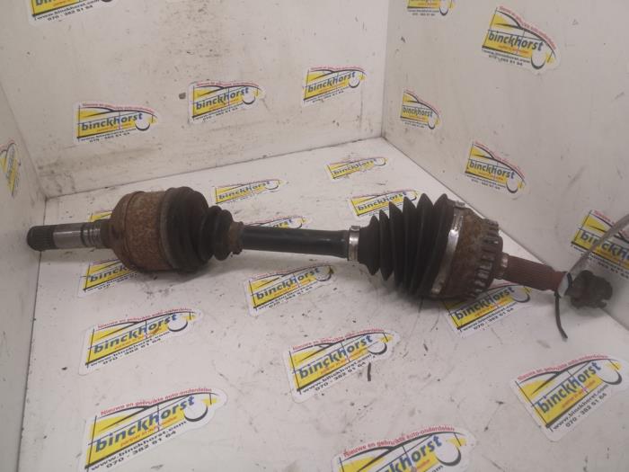 Gebruikte Aandrijfas links-voor Saab 9-5 Estate (YS3E) 2.0t 16V Prijs € 63,00 Margeregeling aangeboden door Binckhorst BV